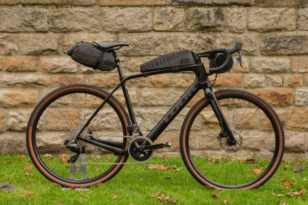 Look and Restrap collaboration bag set on the new Look gravel bike